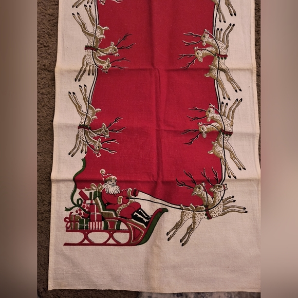 1950s Christmas table runner Santa in sleigh with reindeer - Picture 4 of 5